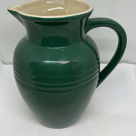 Le Creuset 80oz Dark Green Pitcher, Cream Interior - Picture 5 of 6